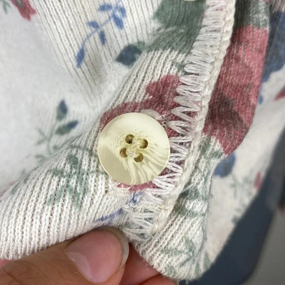 2/$25Vintage Floral the neck button up slouchy cream neutral cardigan sz medium - Picture 12 of 12